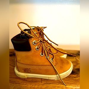 Toddler size 5.5 timberland shoes